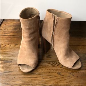 Sam Edelman nude/tan open toe booties 5.5